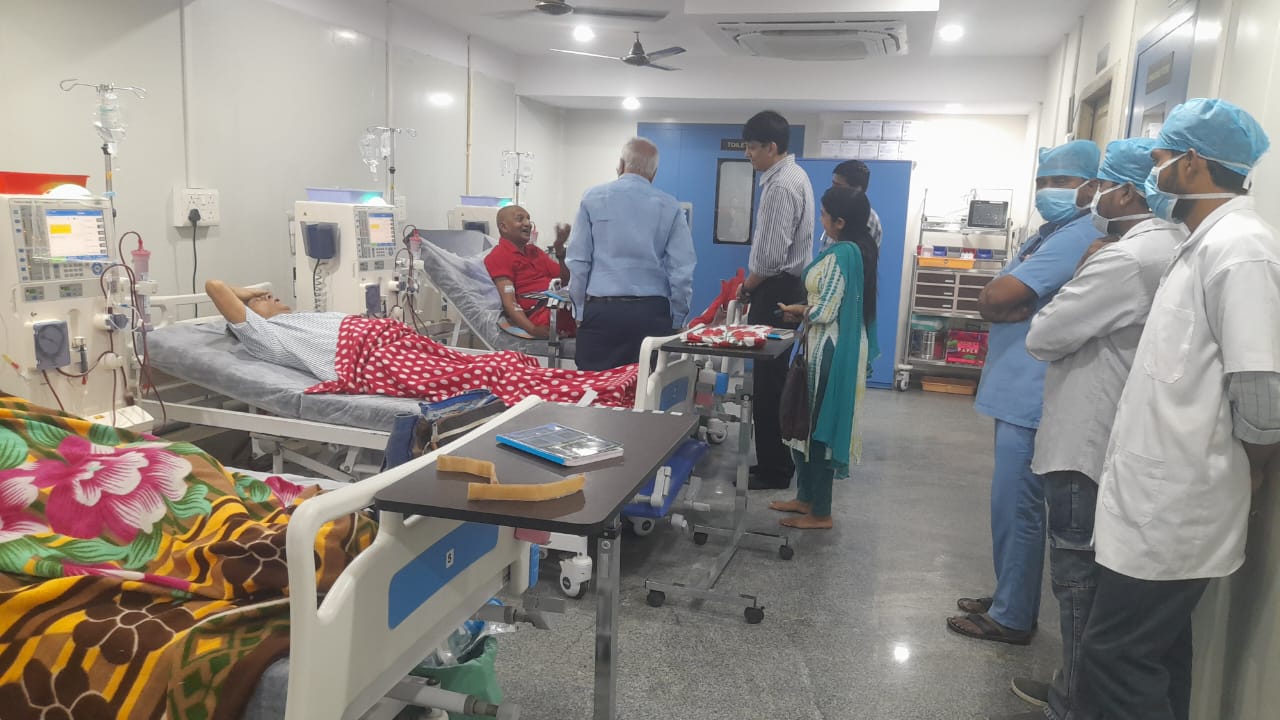 MD, DR. HEMANTH VISITED DIALYSIS CENTRE AND BLOOD CENTRE, KARKHANA - Image 2